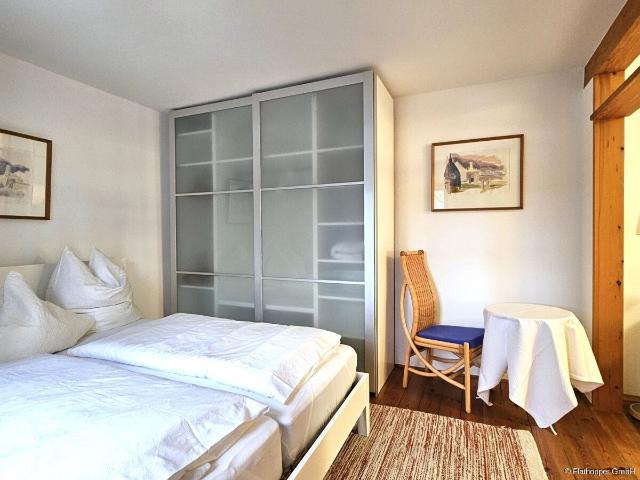 Charmante, renovierte und ruhige 2 Zimmer Wohnung mit Sonnenterrasse im Vorgarten Münchens Moosach