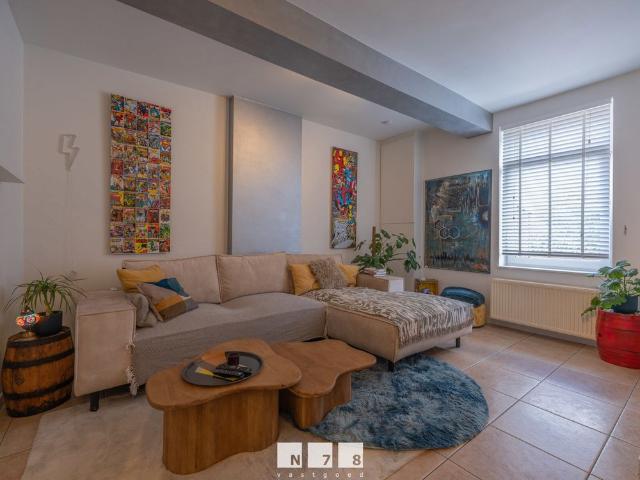 CHARMANTE RIJWONING MET 2 SLAAPKAMERS, VERANDA EN GEZELLIG TUINTJE TE GENK