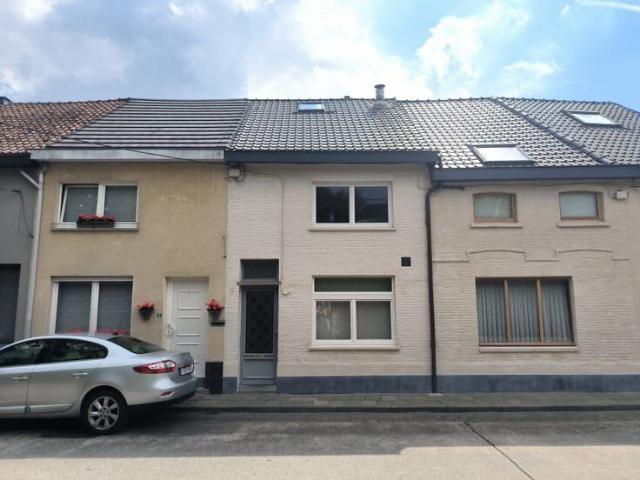 Charmante rijwoning centrum Waasmunster
