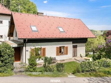 Charmante Wohnimmobilie in Feldkirchen mit Stadtblick und angenehmem Wohnflair