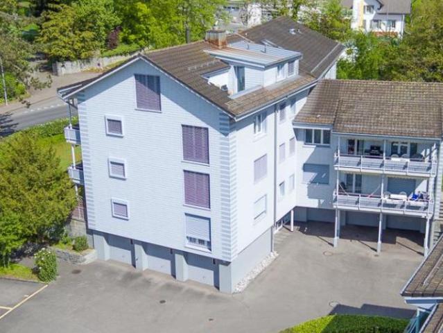 Charmante Wohnung mit Balkon zu vermieten.