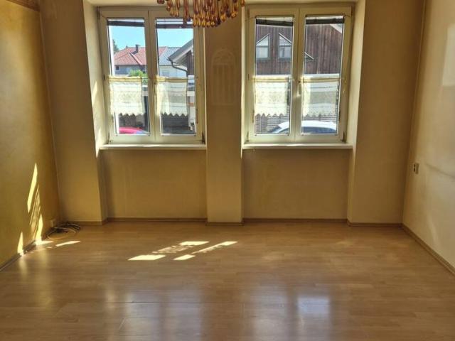 Charmante Wohnung mit großzügiger Küche & eigenem Gartenbereich