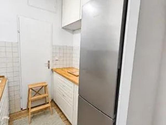 Charmante Wohnung mit Schlafgalerie und begehbarem Schrank, 1080