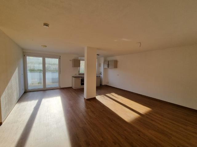 Charmante Wohnung mit Terrasse, ideal für Singles oder Paare
