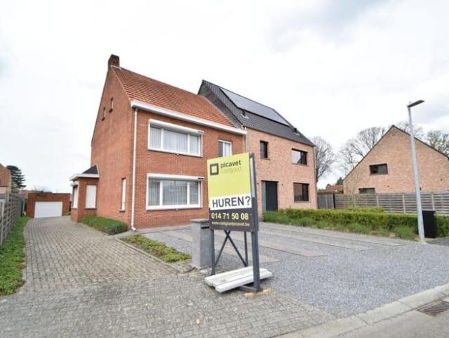 Charmante woning met 3 slaapkamers, kleine tuin en garage