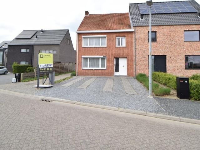 Charmante woning met 3 slaapkamers, kleine tuin en garage