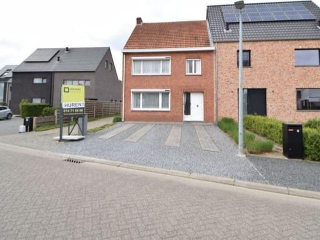 Charmante woning met 3 slaapkamers, kleine tuin en garage