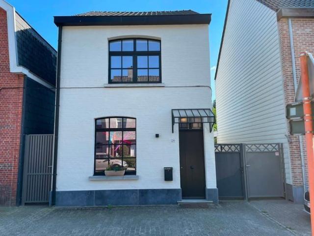 Charmante woning met zonnige tuin in ’s Gravenwezel
