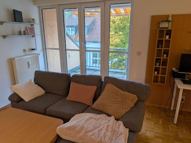 Charmante teilmöblierte 2 Zimmer Mietwohnung mit zwei Balkonen