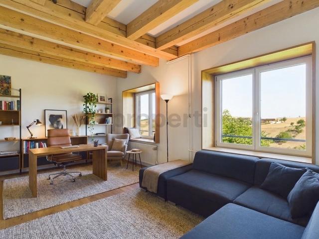 Charmante und naturnahe 4.5 Zi. Wohnung mit einzigartiger Gemeinschaftsanlage, Pool und Sauna in Arisdorf