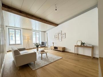 Charmante und frisch renovierte 2.5 Zimmer Wohnung an sonniger und ruhiger Lage in Twann