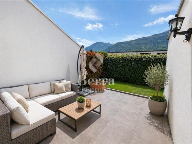 Charmante und geräumige Reihenhaus Villa mit Schlafzimmer und Bad im Erdgeschoss + Galetas