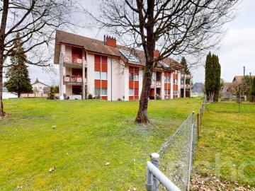 Charmante und grosszügige Dachwohnung an ruhiger Lage