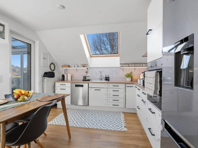 charmante und helle 4,5 Zimmer Wohnung in Lauterach: Wintergarten mit Blick ins Grüne!