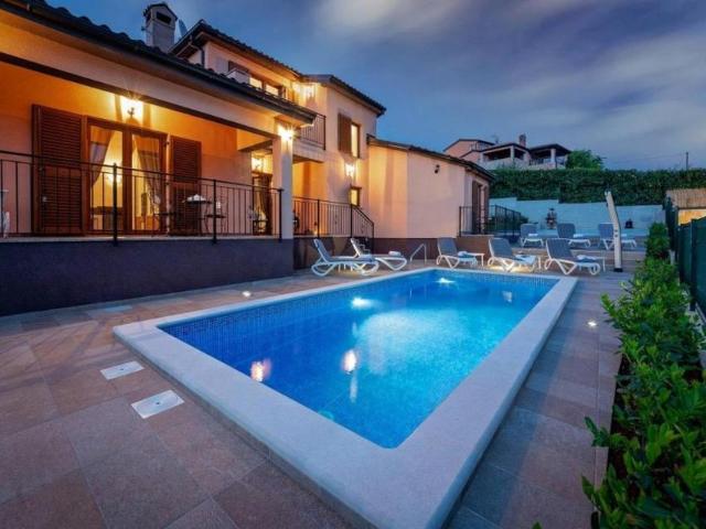 Charmante, voll ausgestattete Villa mit privatem Pool