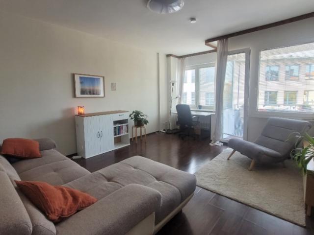 Charmante, voll möblierte 2 Zimmer Wohnung mit Balkon in Charlottenburg 56 m2