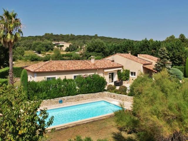 Charmante villa au cœur d'un jardin paysagé