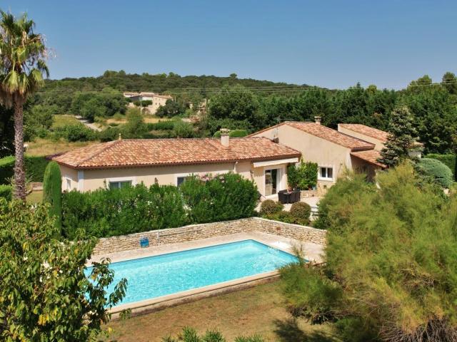 Charmante villa au cœur d'un jardin paysagé