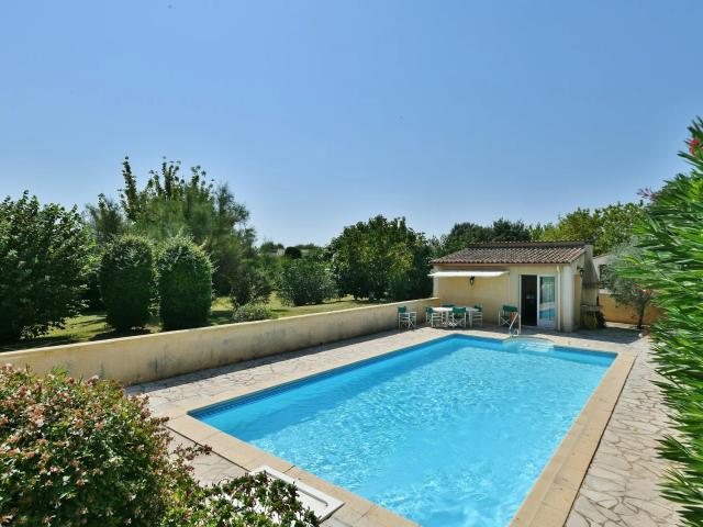 Charmante villa au cœur d'un jardin paysagé