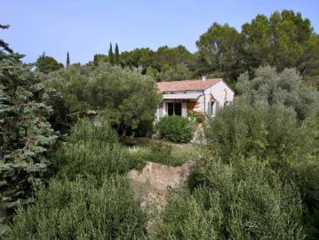 Charmante villa au cœur d'un jardin paysagé et arboré