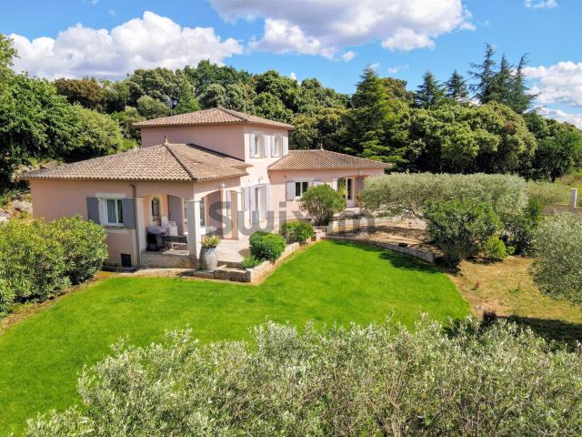 Charmante villa avec vue panoramique 142m² Castillon Du Gard
