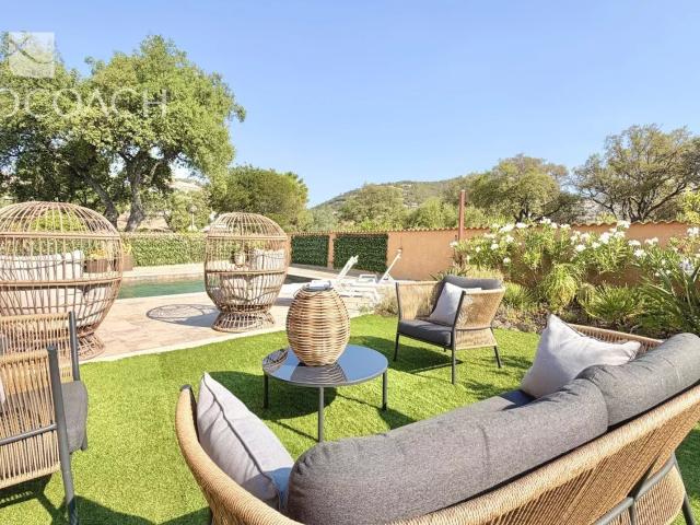 Charmante villa avec piscine, garage domaine de Valcros 118m² La Londe les Maures