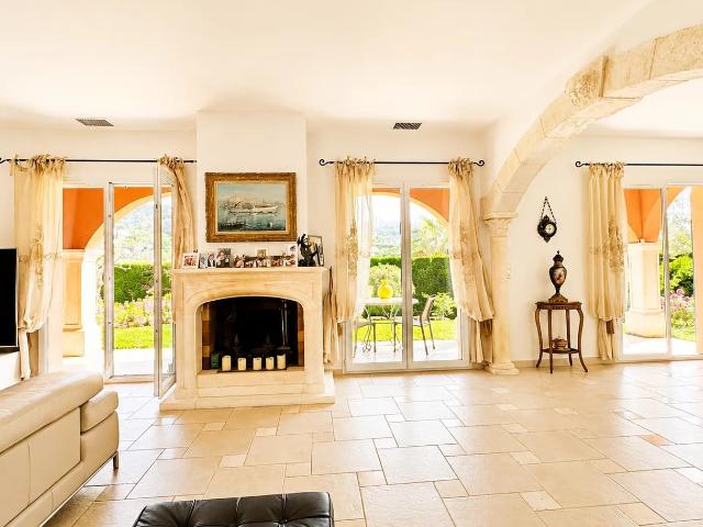 Charmante villa d’un étage à La Colle sur Loup, Côte d’Azur