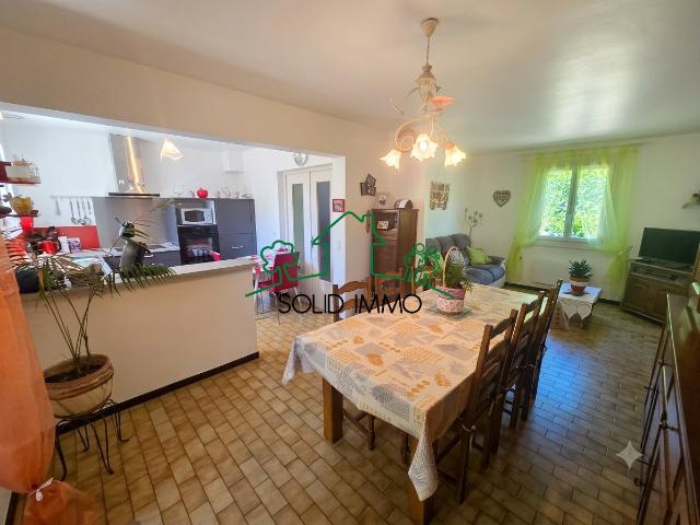 Charmante villa de plain pied avec jardin verdoyant et doubl. 68m² Chassiers