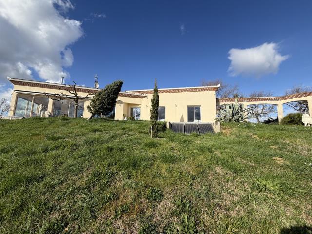 Charmante villa des années 2000 nichée sur les coteaux de Mo. 158m² Moissac