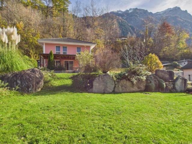 Charmante Villa in Blenio modernes Design und großzügige Räume in idyllischer Umgebung