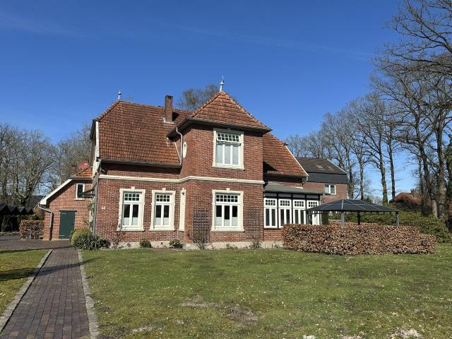 Charmante Villa in zentraler Lage von Rastede