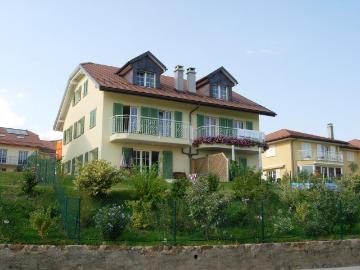 Charmante villa jumelle à Gilly