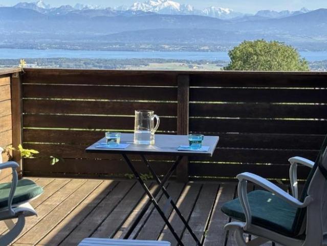 Charmante villa jumelle meublée avec vue sur le lac et les Alpes
