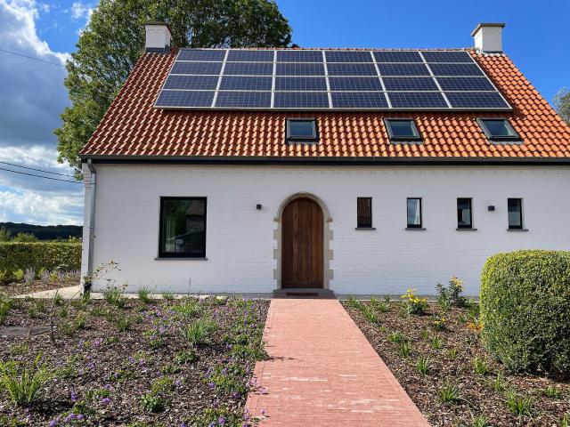 Charmante villa met prachtige, grote tuin, landelijk gelegen