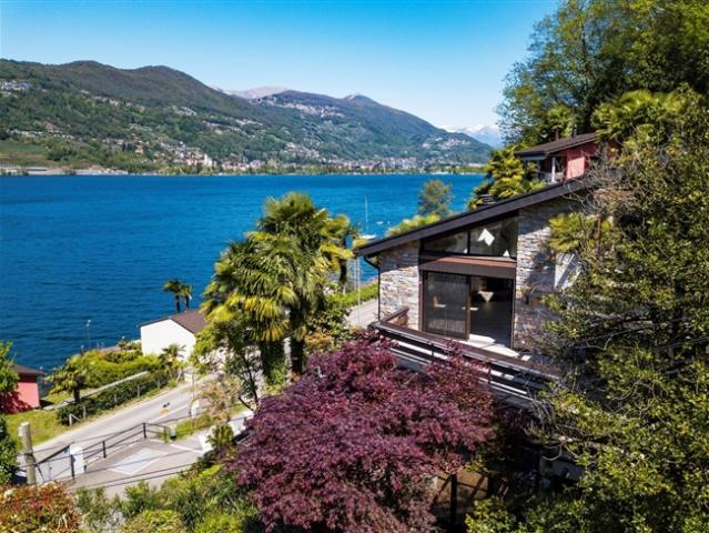 Charmante Villa mit Panoramablick auf den See