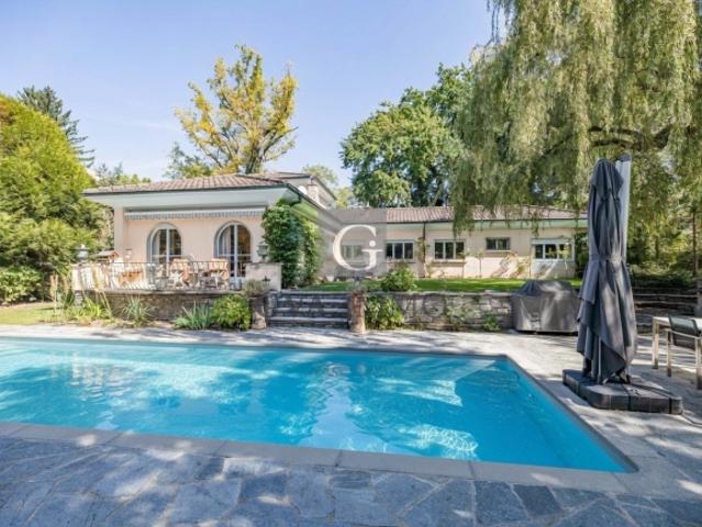 Charmante Villa mit Landschaftsgarten und Pool in Chêne Bougeries