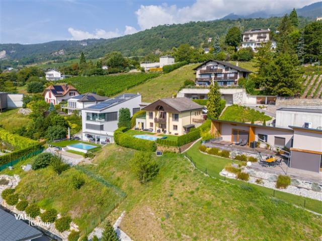 Charmante Villa mit Panoramablick und Pool in Venthône
