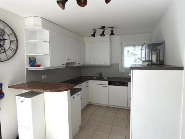 Charmante Villa mit 4 Schlafzimmern in Renens mit Garten