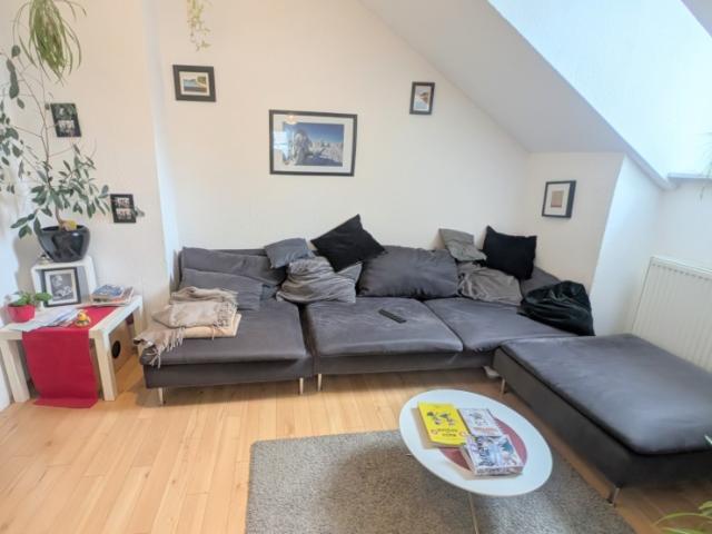 Charmante zentrale Wohnung, Holzdielen, Parkplatz