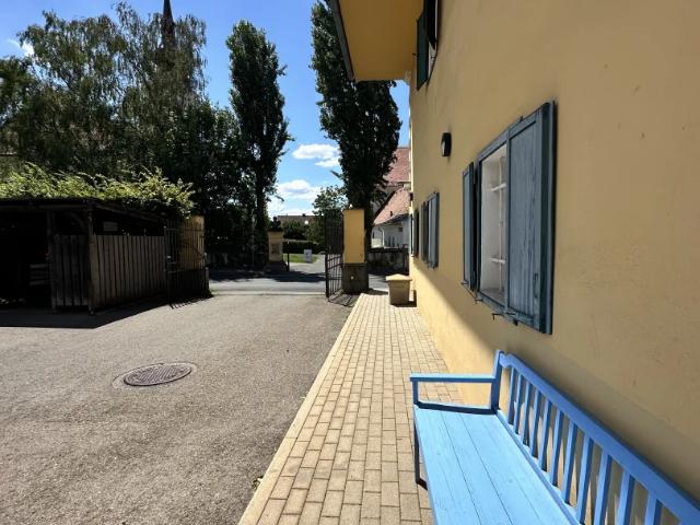 Charmante Zweizimmer Altbauwohnung mit historischem Flair und modernem Komfort im Herzen von St. Peter mit Parkplatz, zu vermieten!