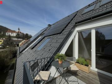 Charmanter Neubau mit traumhaftem Balkon im Grünen!