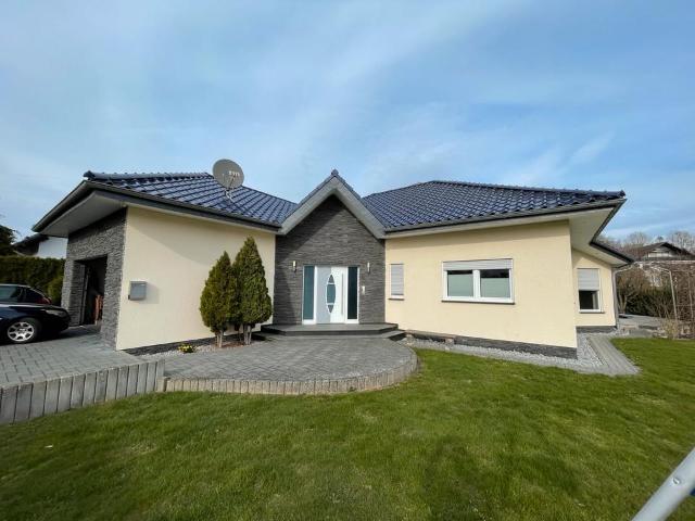 Charmanter Bungalow EFH mit Garage in ruhiger Lage von FKB