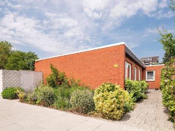 Charmanter Bungalow in ruhiger Lage des Kurfürstenviertels mit Garten, Garage und riesigem Keller