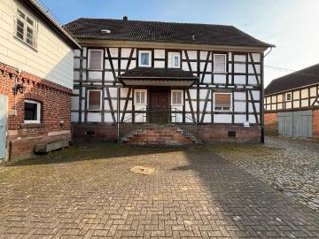 Charmanter Vierseitenhof mit Garten in 35085 Ebsdorfergrund