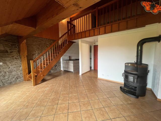 CHARMANTER 2 ½ ZIMMER DUPLEX IN ROMONT!