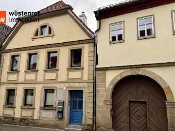 Charmantes Mehrfamilienhaus mit großem Garten und Ausbaupotenzial