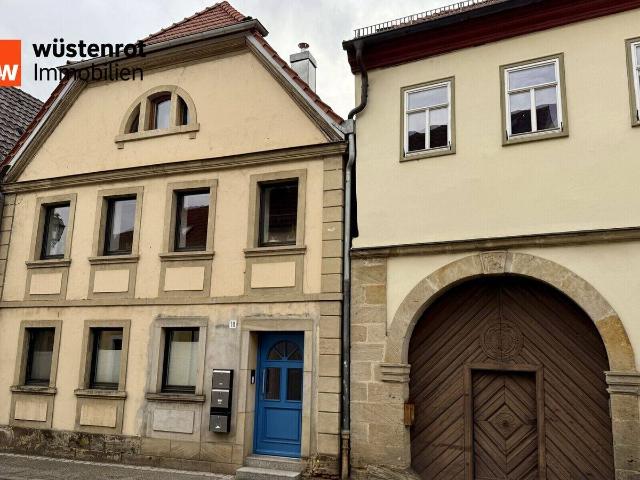 Charmantes Mehrfamilienhaus mit großem Garten und Ausbaupotenzial