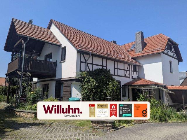 Charmantes MFH in ruhiger Lage | Großes Grundstück mit Garten und Garagen! | S Bahn Anschluss
