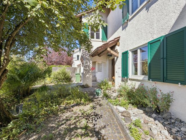 Charmantes Mittelhaus mit traumhafter Aussicht und Potenzial
