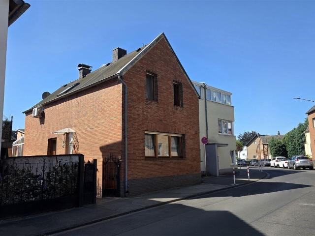 Charmantes Altbau Einfamilienhaus in ruhiger Lage von Alt Hürth – mit Garten & Kamin